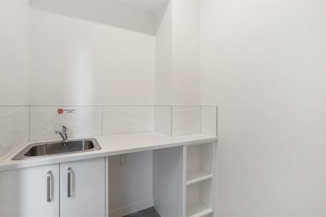 Photo of property in 5b Woodhouse Place, West Harbour, Auckland, 0618