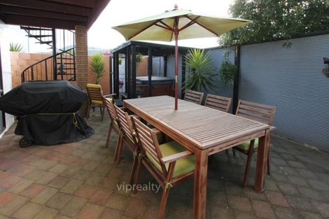 Photo of property in 2 Leo Place, Kawaha Point, Rotorua, 3010