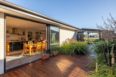 Photo of property in 33 Pegasus Main Street, Pegasus, 7612