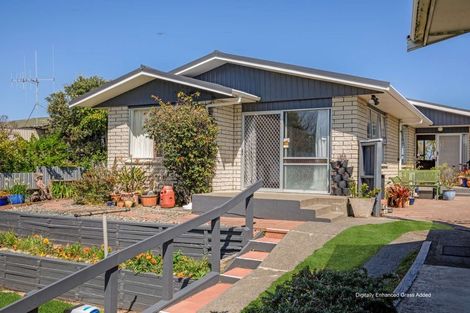 Photo of property in 102 Matai Street, Castlecliff, Whanganui, 4501