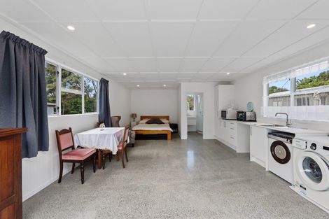 Photo of property in 78 Howard Road, Orere Point, Papakura, 2585