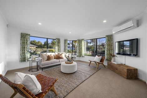 Photo of property in 62 Lough Bourne Drive, Pukekohe, 2120