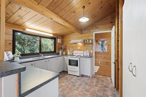 Photo of property in 2 Flaxmere Street, Waikanae Beach, Waikanae, 5036