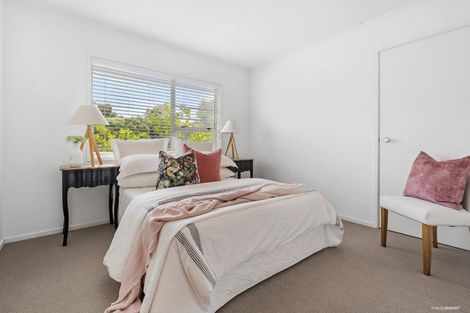 Photo of property in 17 Curacao Place, Half Moon Bay, Auckland, 2012
