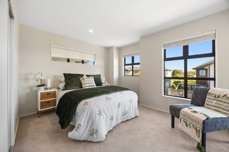 Photo of property in 21 Irving Place, Hobsonville, Auckland, 0616