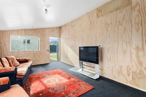 Photo of property in 14 Hinau Place, Edgecumbe, 3120