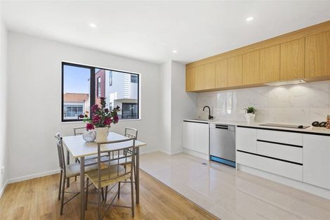 Photo of property in 1/5 Chevis Place, Pakuranga, Auckland, 2010