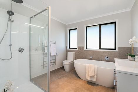 Photo of property in 5 Don Mackinnon Way, Hunua, 2583