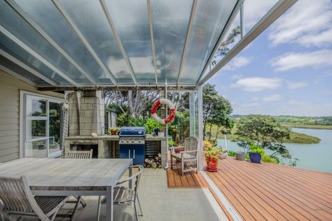 Photo of property in 24 Poplar Road, Stanmore Bay, Whangaparaoa, 0932