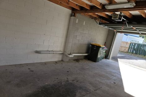 Photo of property in 3/68 Takutai Avenue, Half Moon Bay, Auckland, 2012