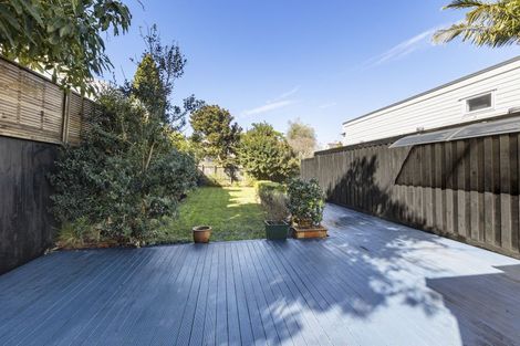 Photo of property in 32 Green Lane East, Remuera, Auckland, 1050