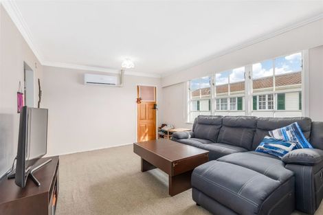 Photo of property in 1/95 Whites Line East, Waiwhetu, Lower Hutt, 5010