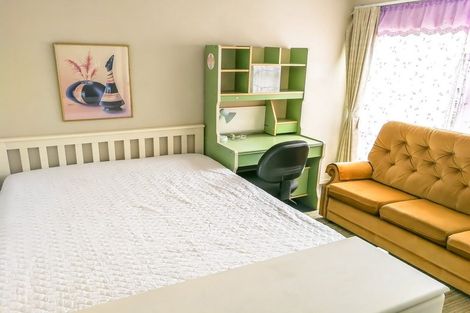 Photo of property in 1/56 Roberts Road, Glenfield, Auckland, 0629