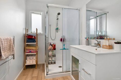 Photo of property in 25 President Avenue, Papakura, 2110