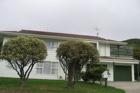 Photo of property in 4 Newnham Court, Tawa, Wellington, 5028