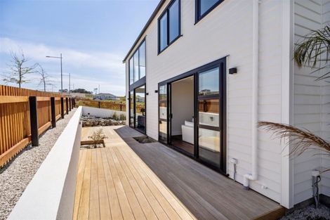 Photo of property in 2 Luff Place, Long Bay, Auckland, 0630