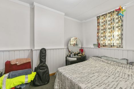 Photo of property in 89 Miromiro Road, Normandale, Lower Hutt, 5010