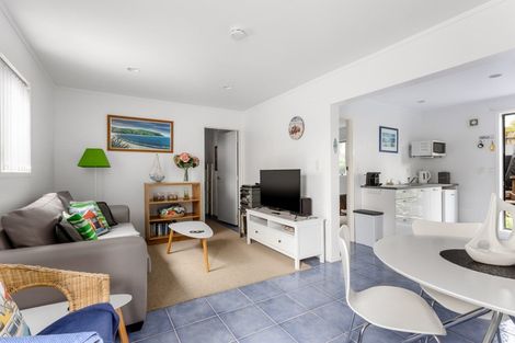 Photo of property in 48 Karewa Parade, Papamoa Beach, Papamoa, 3118