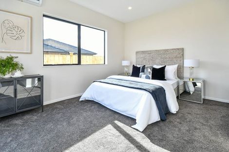 Photo of property in 8 Korowhiti Road, Clarks Beach, 2122