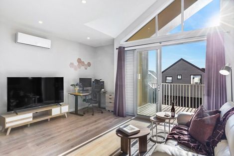 Photo of property in 14/2 Warrant Officer Lane, Hobsonville, Auckland, 0616