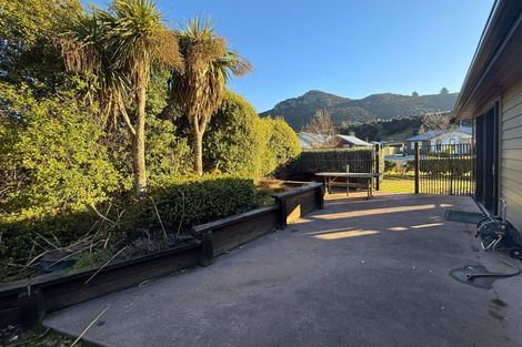 Photo of property in 8 Warbler Lane, Albert Town, Wanaka, 9305