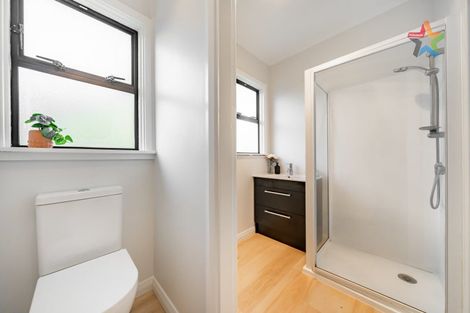 Photo of property in 15 Heretaunga Square, Silverstream, Upper Hutt, 5019