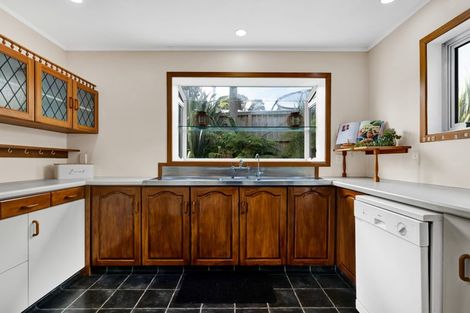 Photo of property in 102a Frankley Road, Frankleigh Park, New Plymouth, 4310