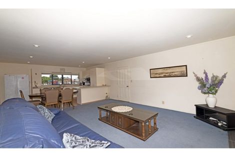 Photo of property in 13 Neta Grove, Henderson, Auckland, 0612