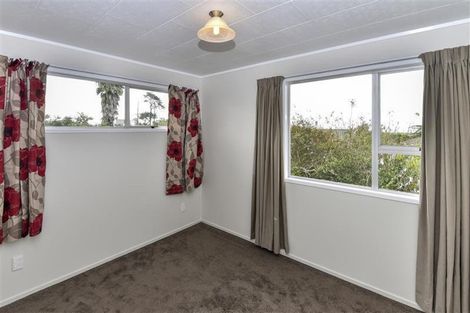Photo of property in 4 Kopara Place, Clendon Park, Auckland, 2103