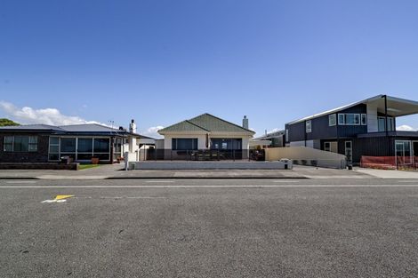 Photo of property in 82 The Esplanade, Westshore, Napier, 4110