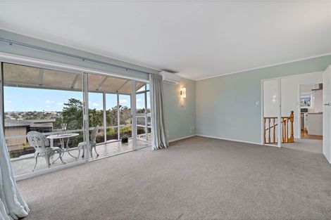 Photo of property in 1/1 Kaihu Street, Northcote, Auckland, 0627
