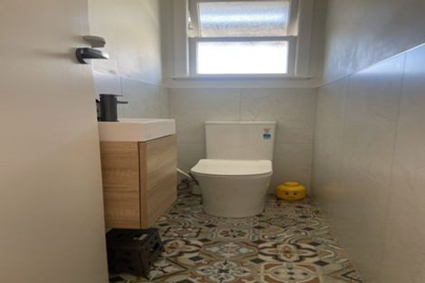 Photo of property in 8 Pandora Place, Pakuranga, Auckland, 2010