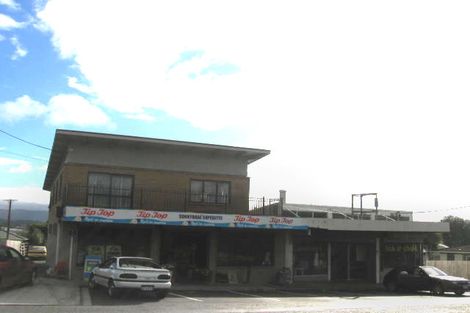 Photo of property in 2/99a View Road, Sunnyvale, Auckland, 0612