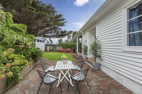 Photo of property in 77 Sidlaw Street, Strathmore Park, Wellington, 6022