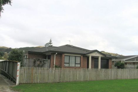 Photo of property in 5 Davies Street, Tawa, Wellington, 5028