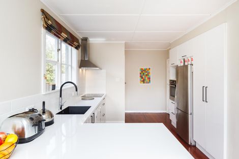 Photo of property in 3 Wharenui Terrace, Roslyn, Palmerston North, 4414