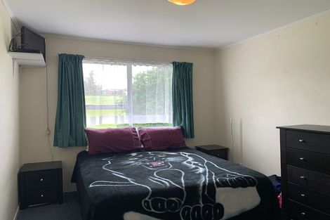 Photo of property in 10 Ciprian Place, Henderson, Auckland, 0612