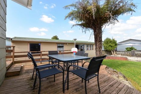Photo of property in 4 Bremridge Place, Melville, Hamilton, 3206