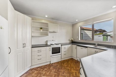 Photo of property in 26 Cypress Grove, Paraparaumu, 5032