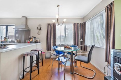 Photo of property in 1/136 Bradbury Road, Botany Downs, Auckland, 2010