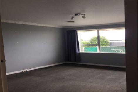 Photo of property in 2/52 Mortlake Street, Islington, Christchurch, 8042