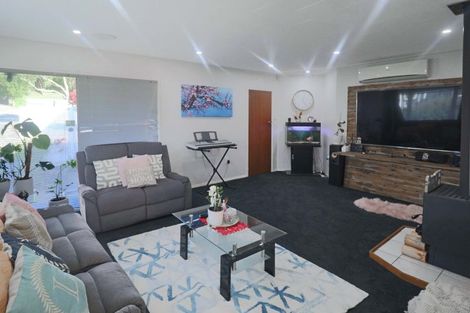 Photo of property in 44 Coast Road, Wainuiomata, Lower Hutt, 5014