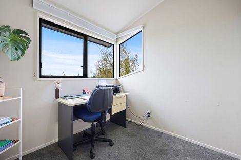 Photo of property in 16 Oakpark Place, West Harbour, Auckland, 0618