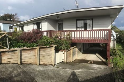 Photo of property in 1/13 Exeter Place, Unsworth Heights, Auckland, 0632