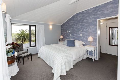 Photo of property in 36 Ripiro Drive, Baylys Beach, Dargaville, 0377