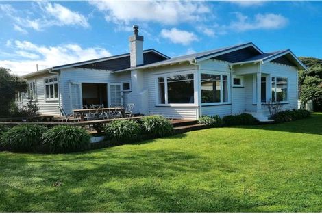 Photo of property in 8 Fox Street, Opunake, 4616