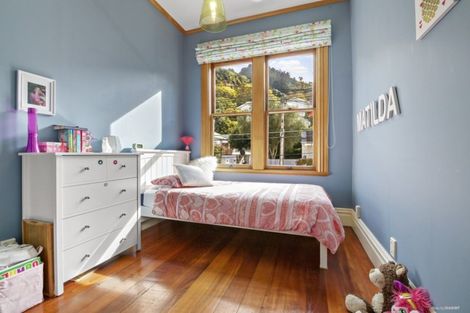 Photo of property in 37 Grant Road, Thorndon, Wellington, 6011