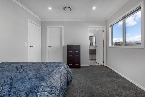 Photo of property in 34 Bluff Road, Kenepuru, Porirua, 5022