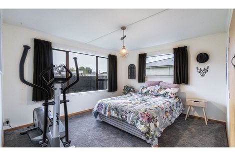 Photo of property in 32a Holloway Street, Waikiwi, Invercargill, 9810