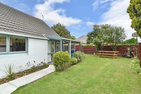 Photo of property in 2/4 Egmont Place, Bishopdale, Christchurch, 8051